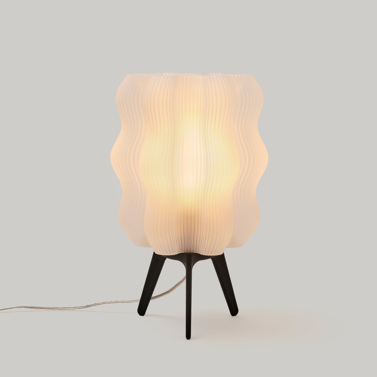 Wavy Lamp from GoodPrints used as the lead product in a 3D printed lamp buying guide