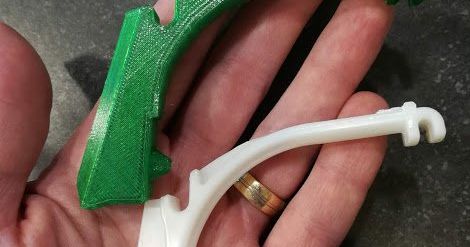3D printed replacement latch for an Igloo Little Playmate 7 quart lunchbox cooler