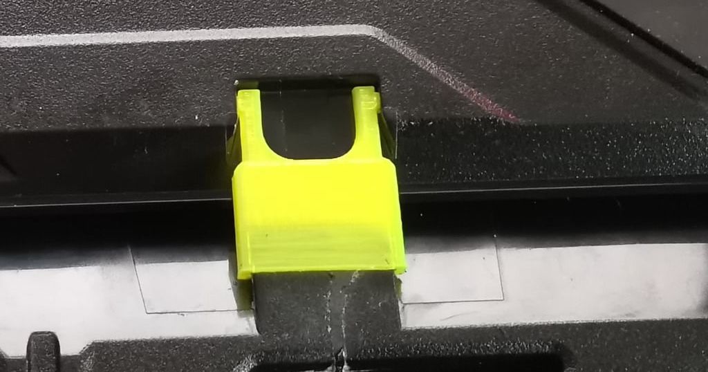 3D printed Corsair K95 wrist rest repair clip