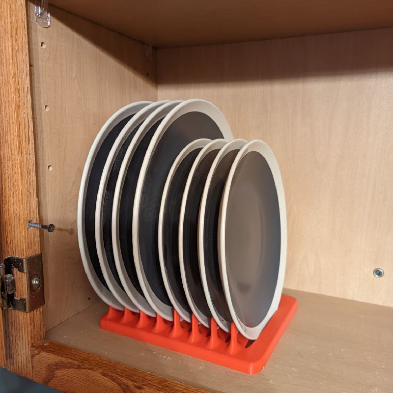 3D printed cabinet dinner plate rack organizer for upright kitchen plate storage