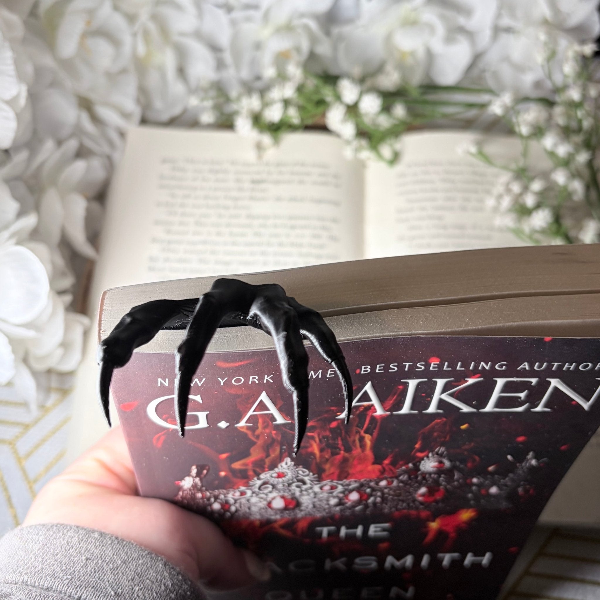 Claw Bookmark