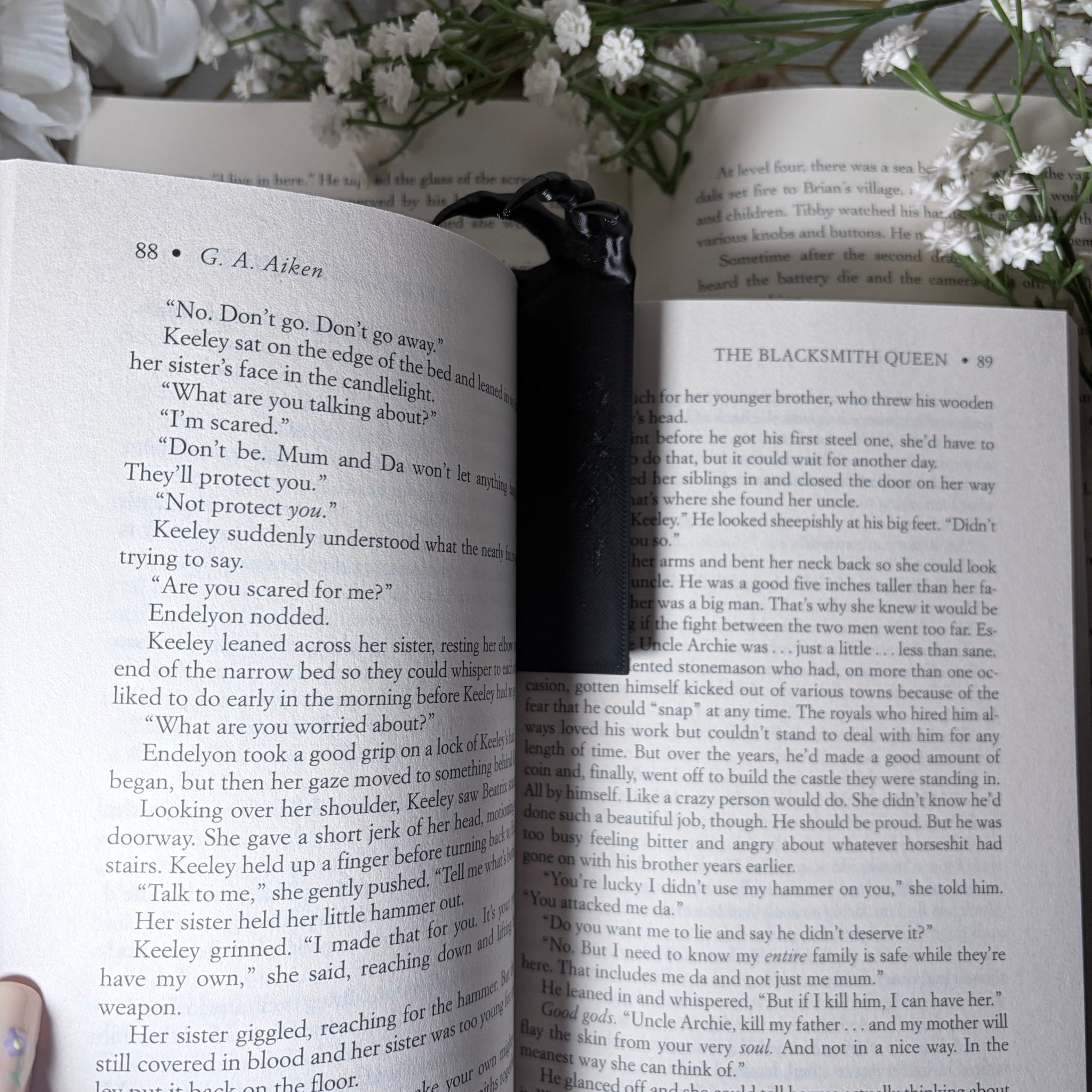 Claw Bookmark