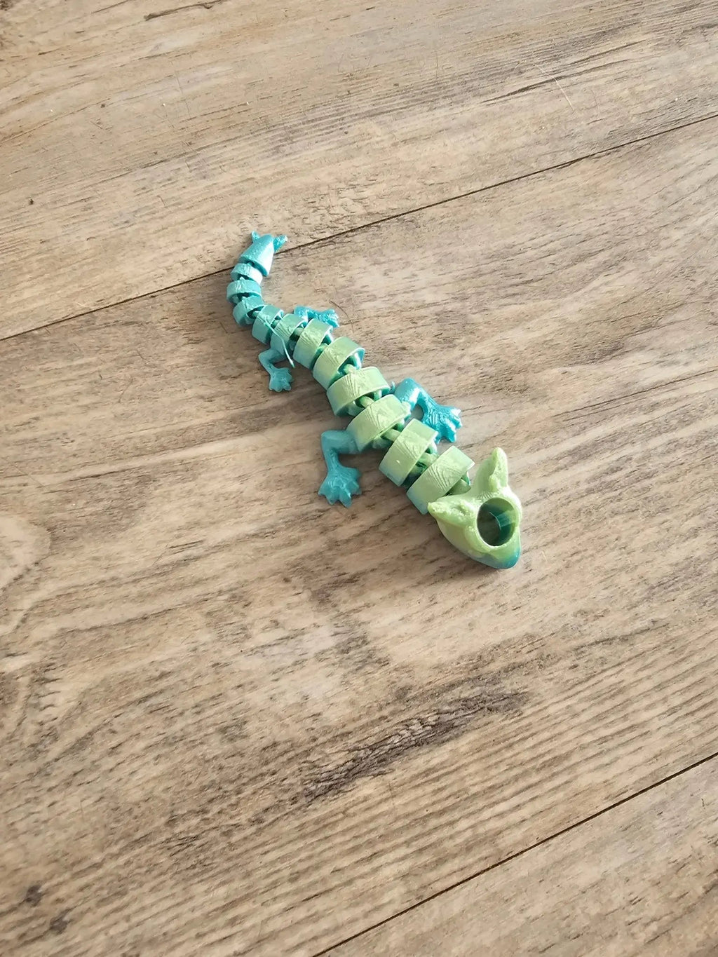 Articulated Chameleon Straw Topper