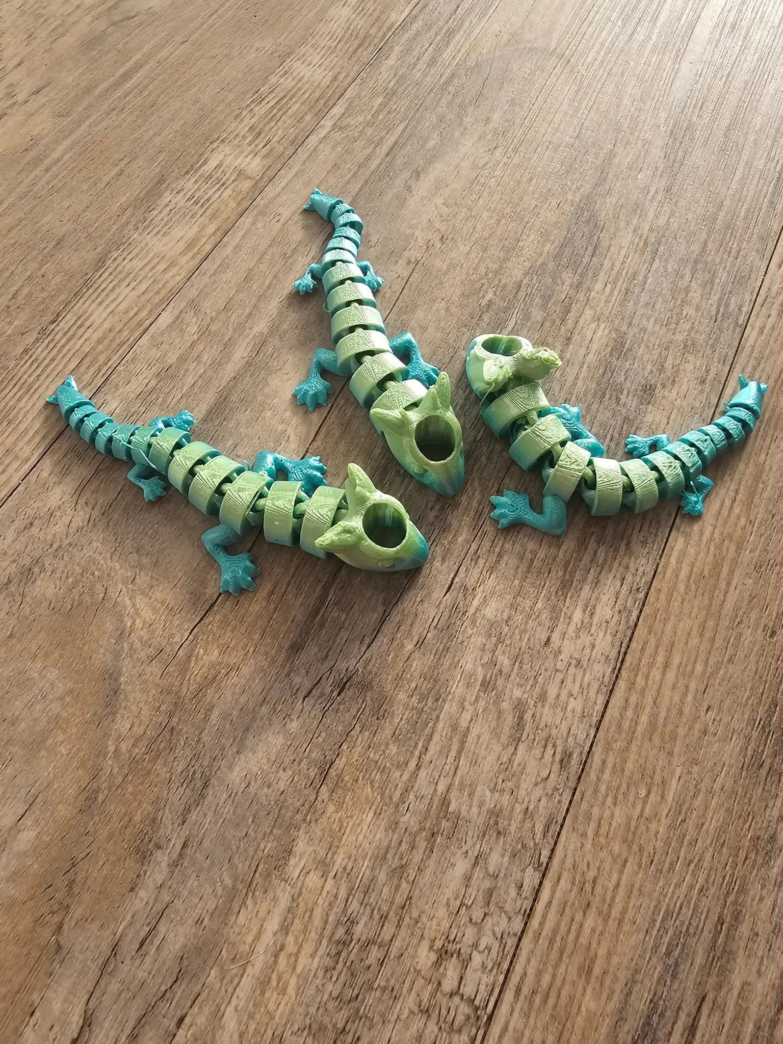 Articulated Chameleon Straw Topper