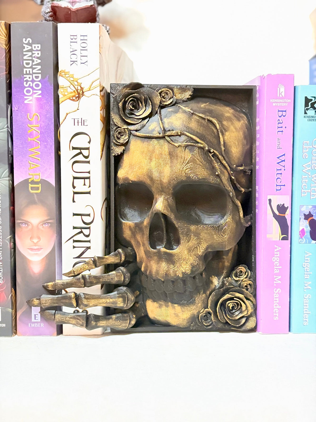 3D-Printed Skull, Thorns & Roses Book Nook