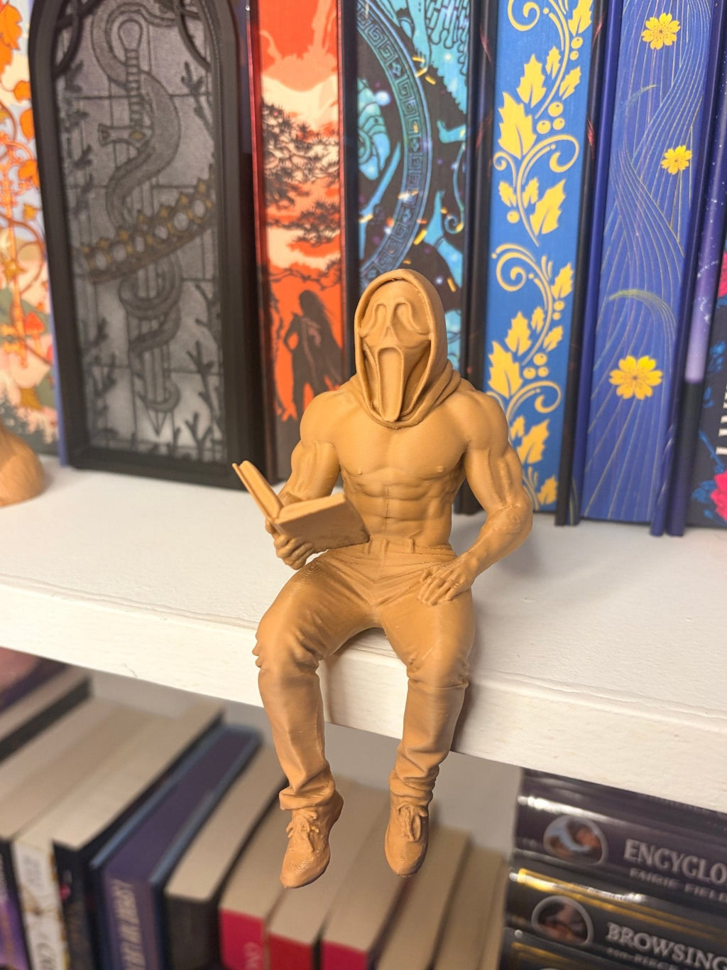 Horror Reader Bookshelf Figure