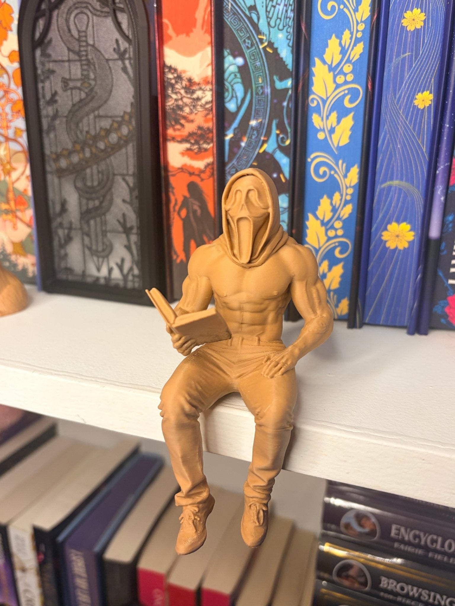 Horror Reader Bookshelf Figure