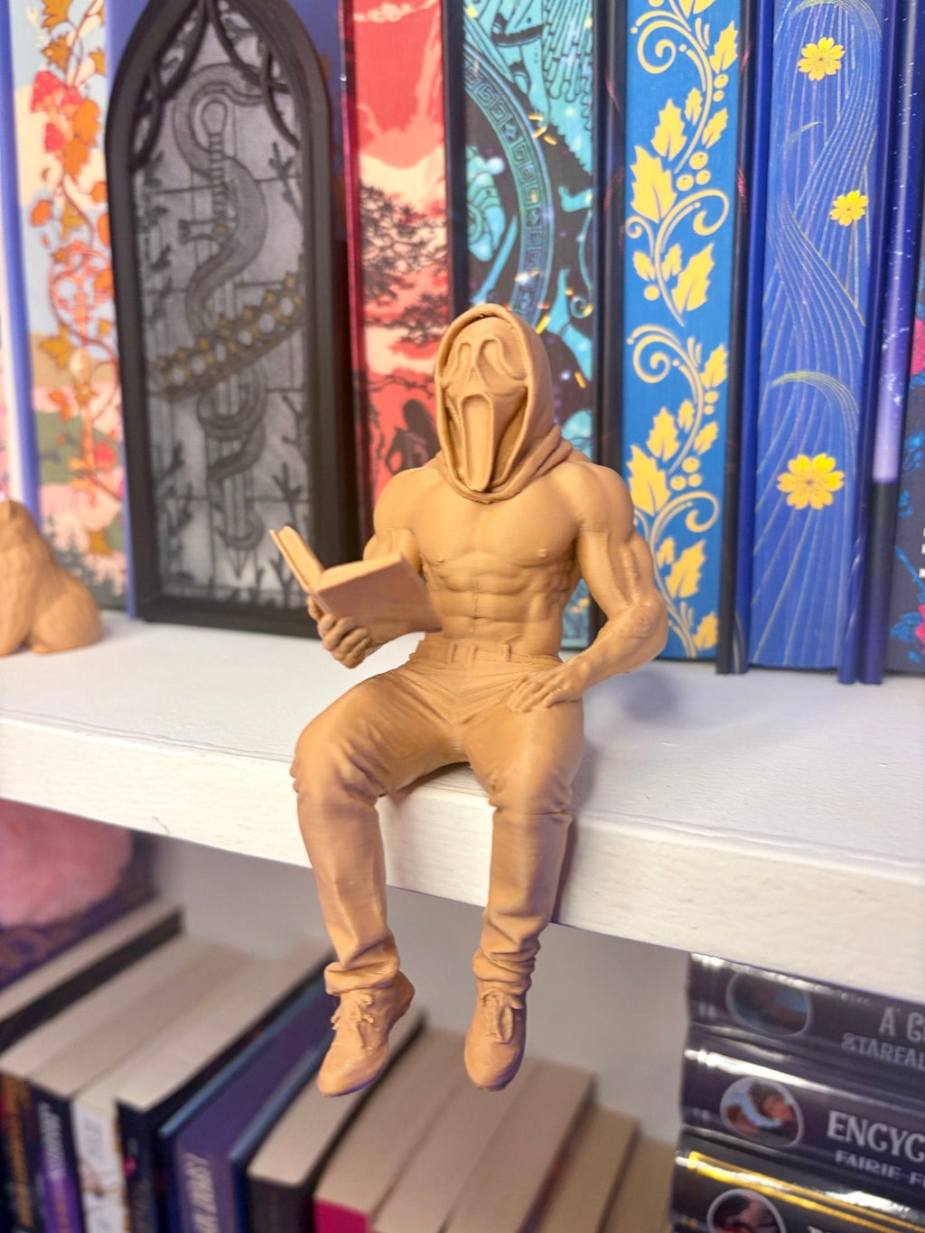 Horror Reader Bookshelf Figure