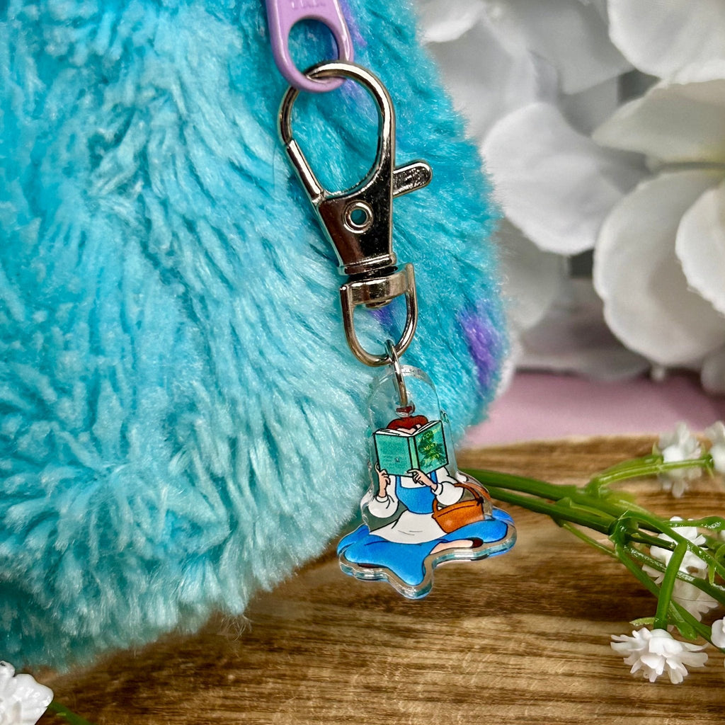 Princess Reading A Court of Mist and Fury Dust Plug USB-C