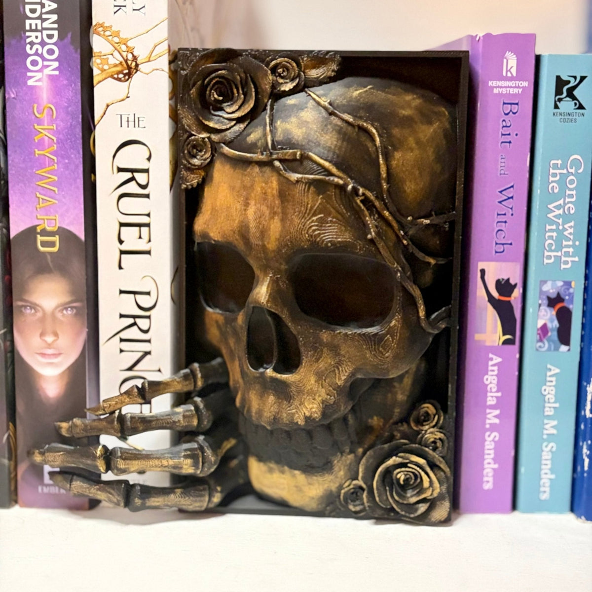 3D-Printed Skull, Thorns & Roses Book Nook
